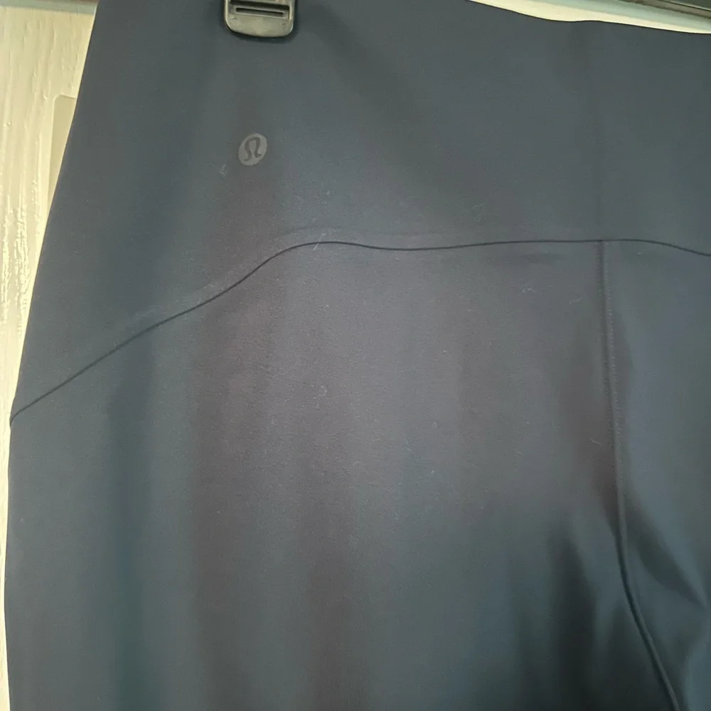 lululemon athletica smooth fit pull-on high-rise crop pants navy blue - Picture 5 of 9